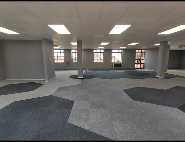 794M² OFFICE TO LET IN LYME PARK